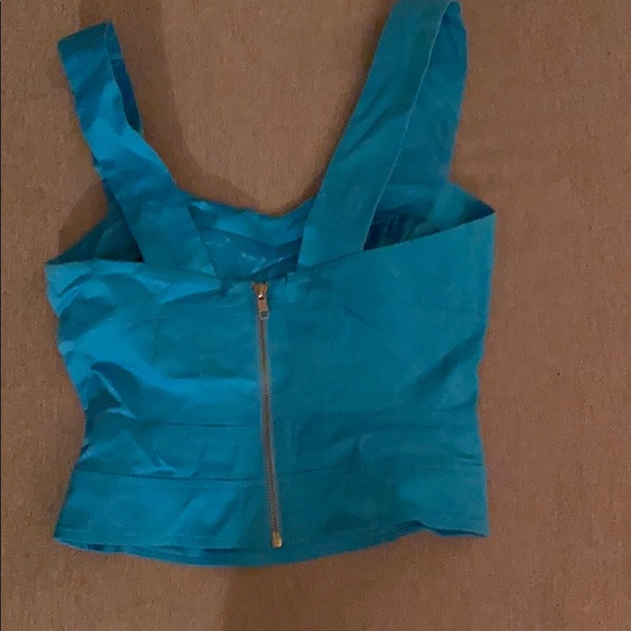 Cute top - Picture 1 of 4